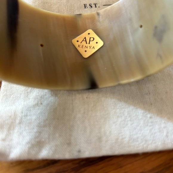 Ashely Pittman Multi-Stone Horn Bangle - Picture 5 of 6